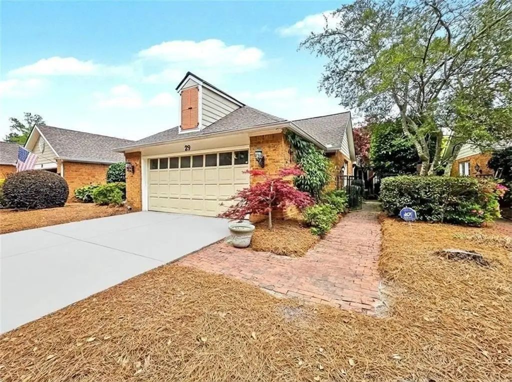 29 Lake Villa Drive, Roswell