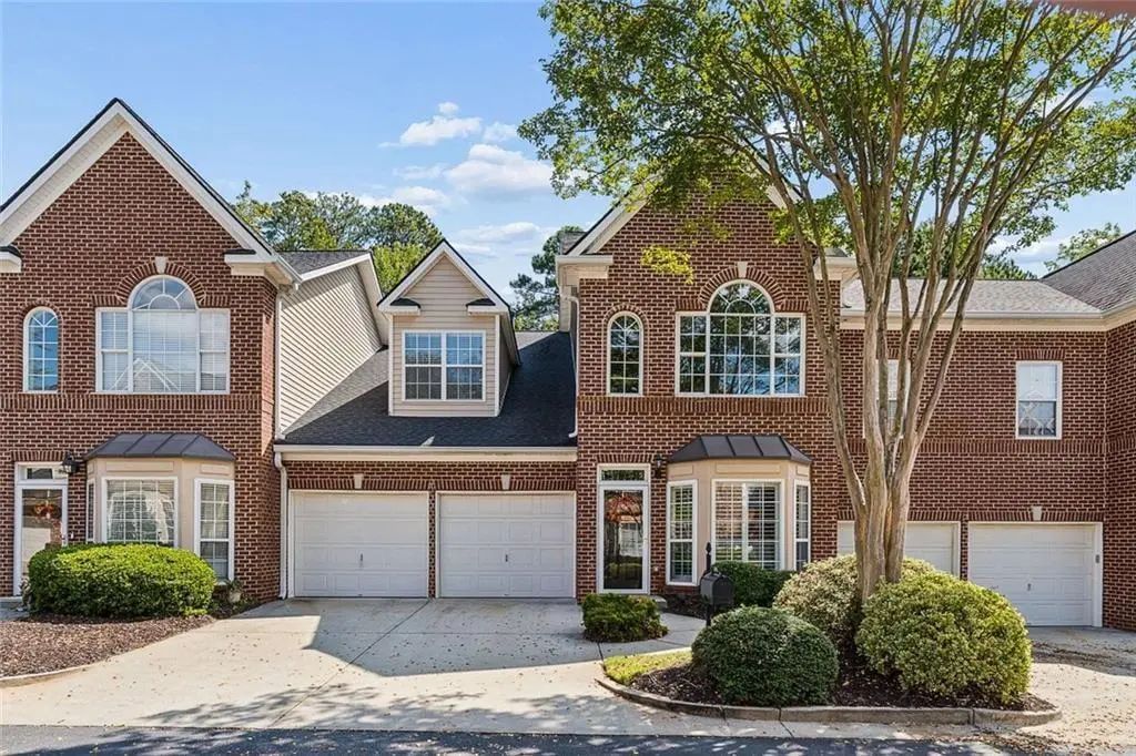 8006 Lexington Drive, Roswell