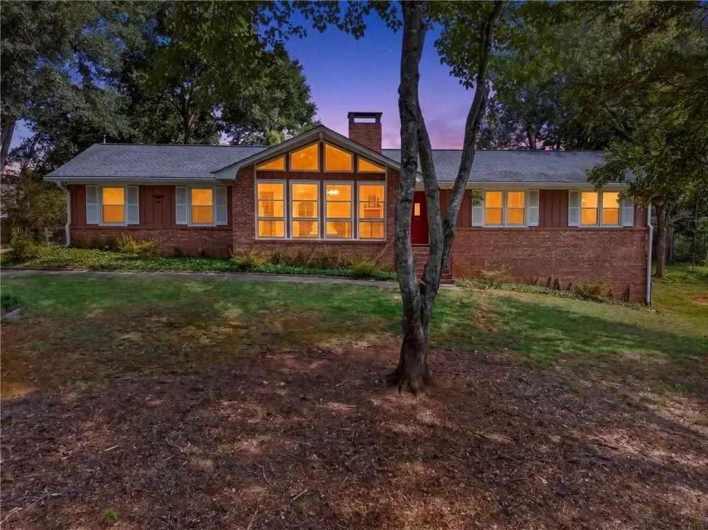 90 Burnett Way, Alpharetta