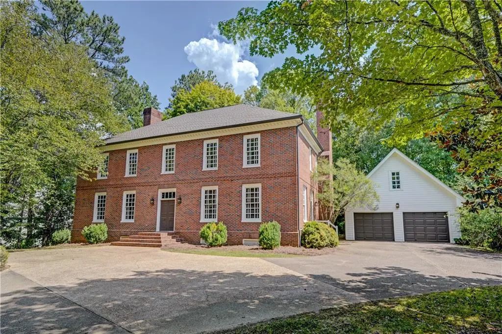 1740 Highgrove Club Drive, Milton