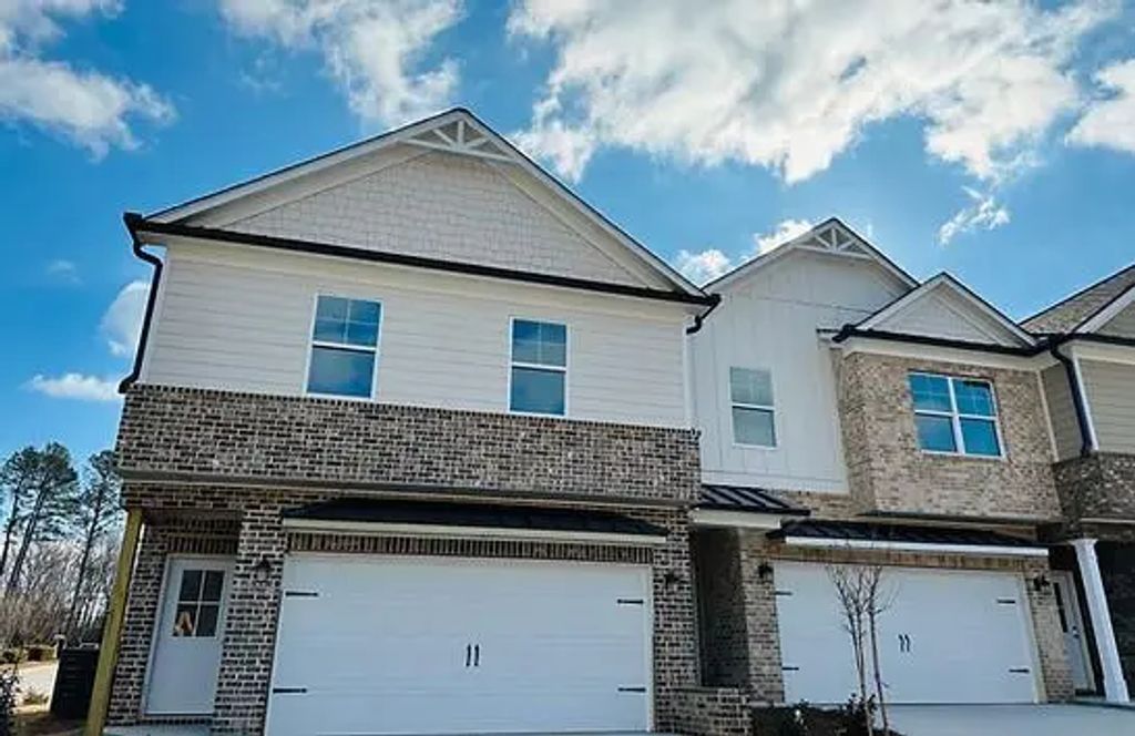 37 Creekside Commons Drive, Hoschton