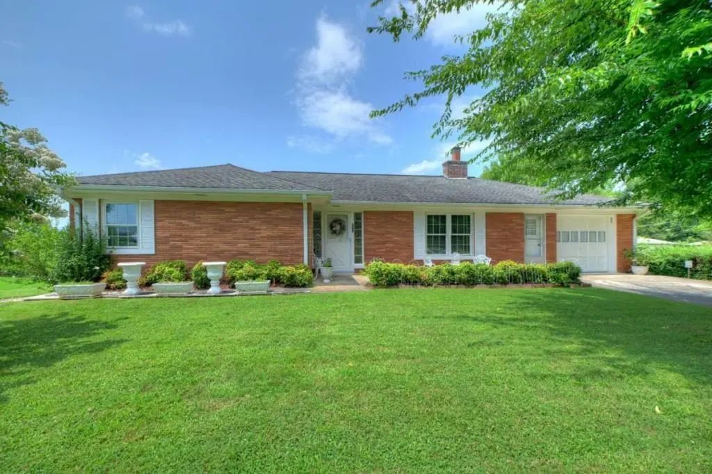 210 Lavista Drive, Blue Ridge