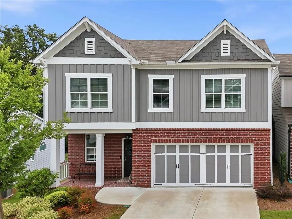 217 Lakeside Place, Canton