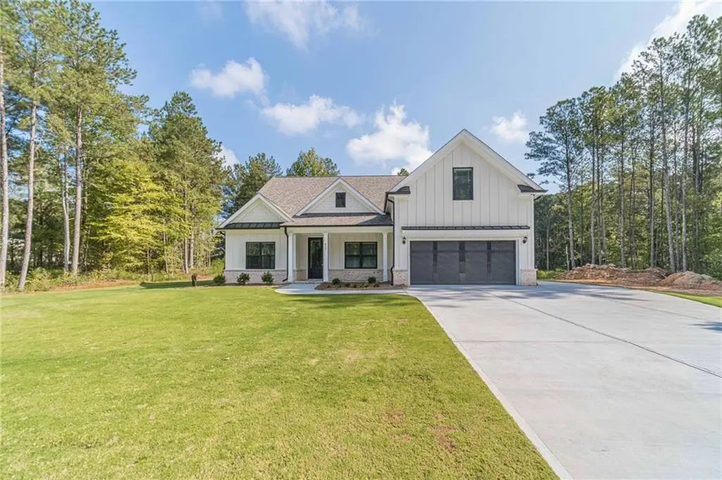 857 Bessie Court, Loganville