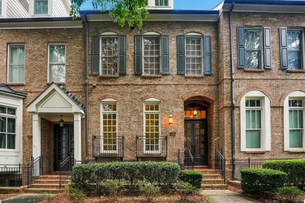 657 Lockton Place, Sandy Springs