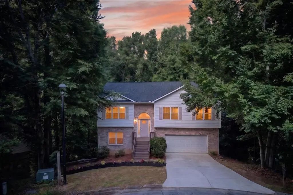 9917 Silver Leaf Court, Douglasville