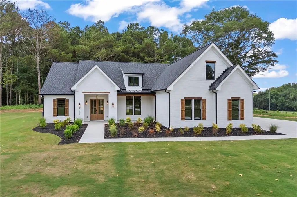 4705 H D Atha Road, Covington