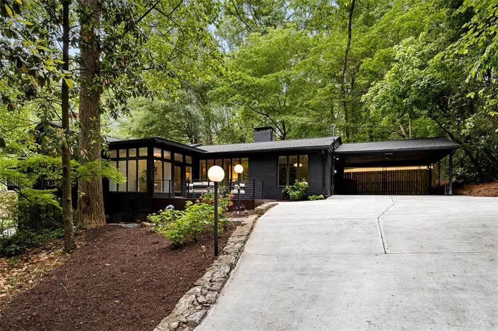 922 Barton Woods Road Ne, Atlanta