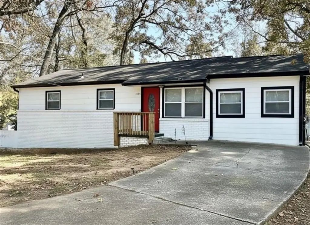 1995 Oak Court, Austell