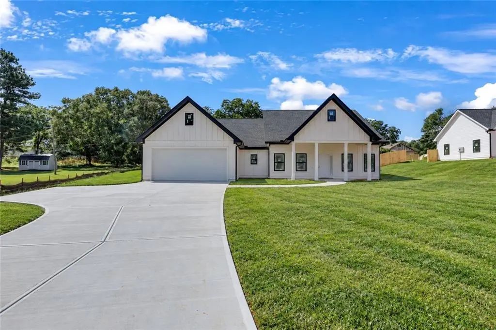 1362 Waverly Way, Monroe