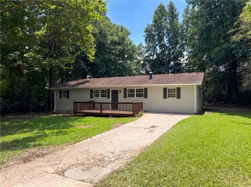 3704 Meadowview Drive, Lithia Springs