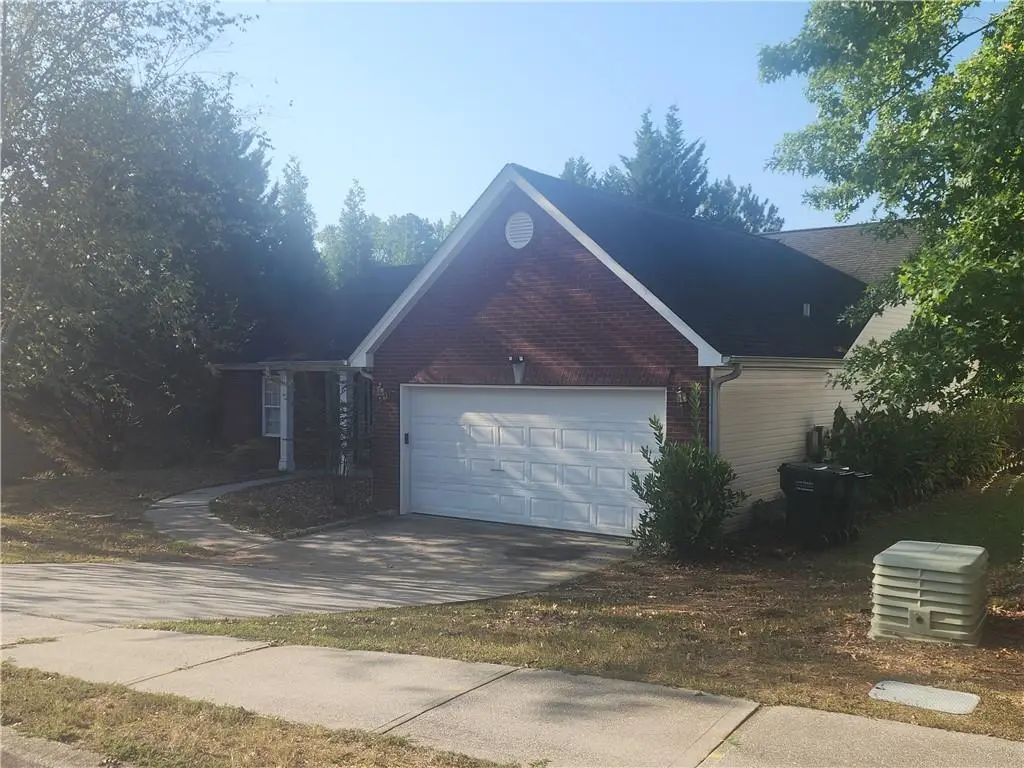 844 Langley View Court, Loganville