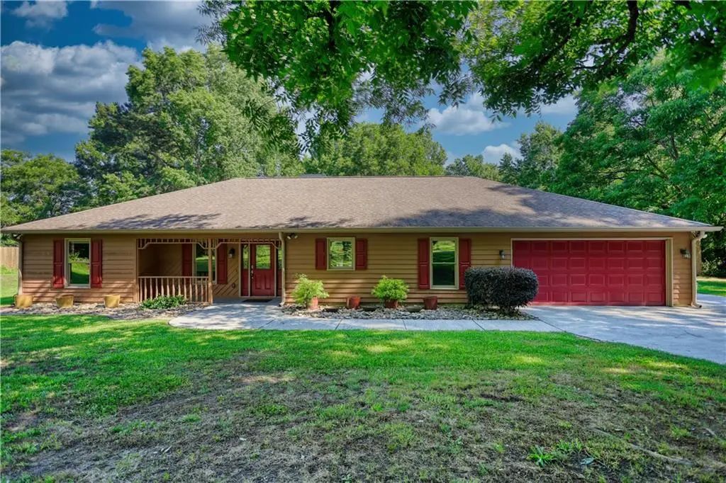 647 E Mays Road, Stockbridge