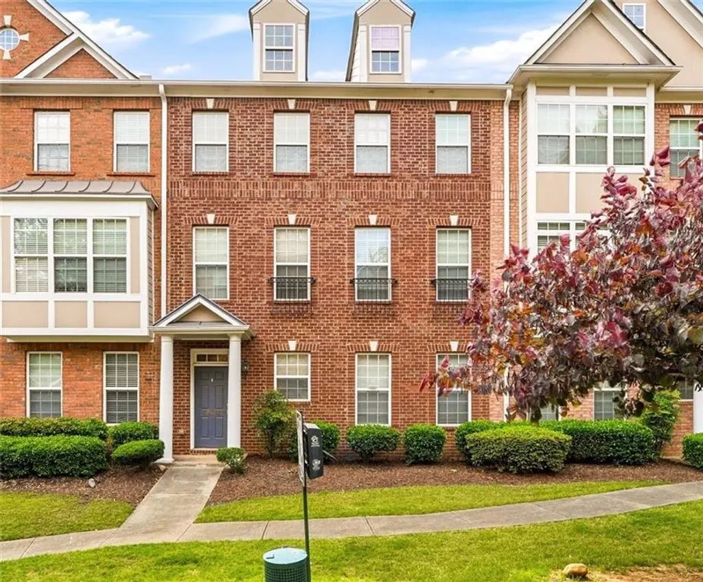 10464 Holliwell Court, Duluth
