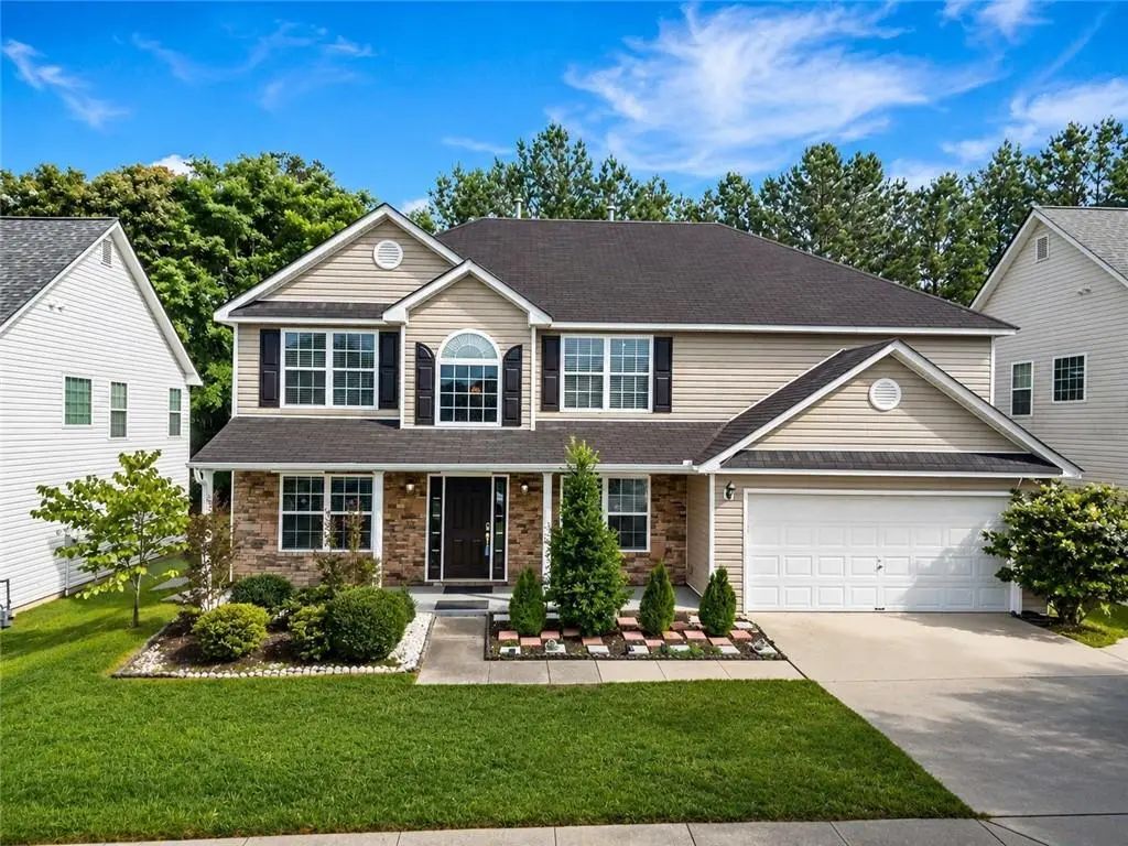 4563 Grove Lake Street, Loganville