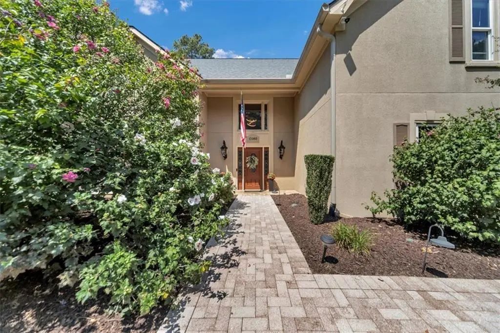 12080 Magnolia Crescent Drive, Roswell