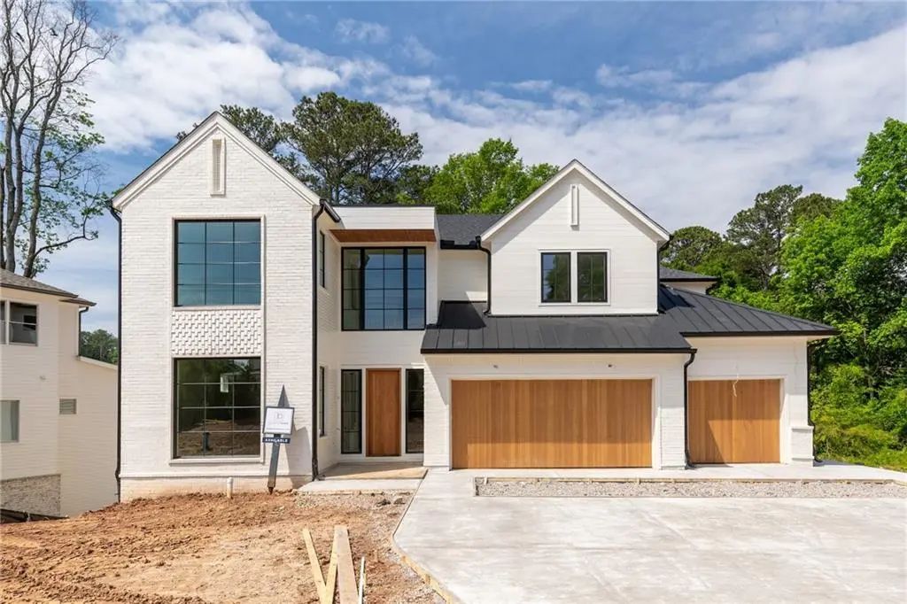 10910 Woodstock Road, Roswell