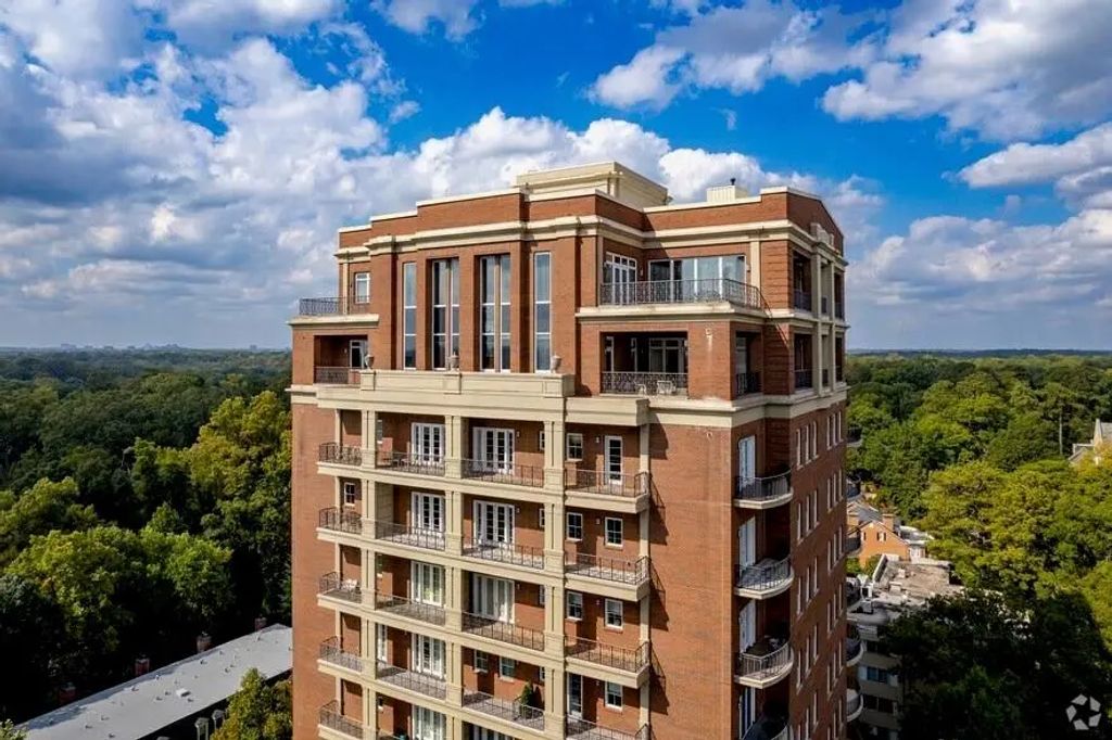 Unit Upper Penthouse - 2724 Peachtree Road Nw, Atlanta