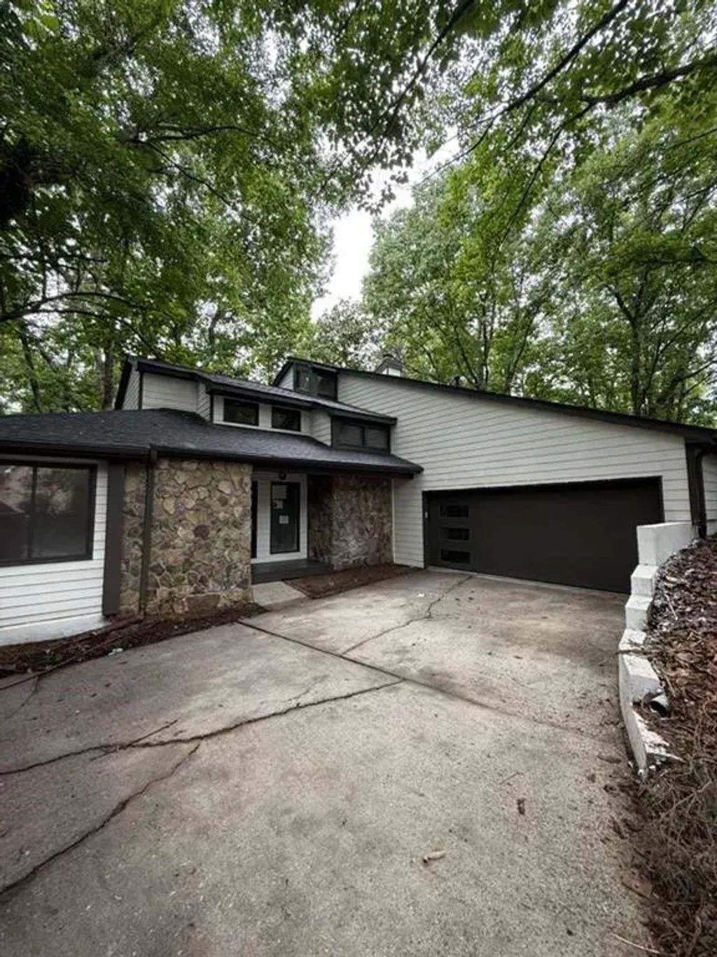 352 N Peak Drive, Alpharetta