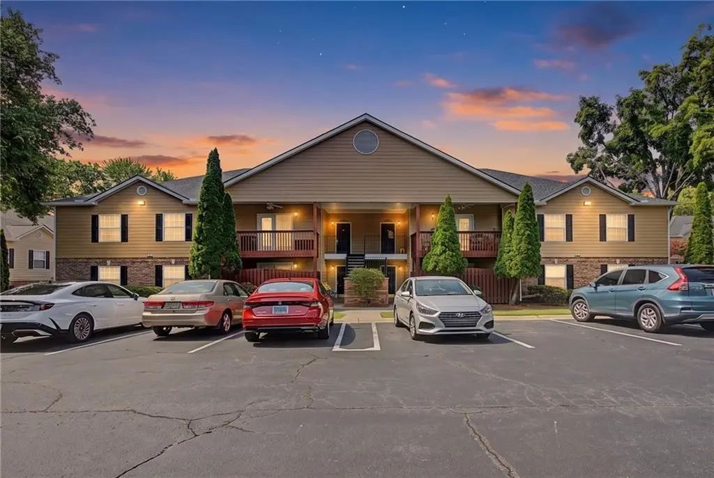 706 Brighton Point, Sandy Springs