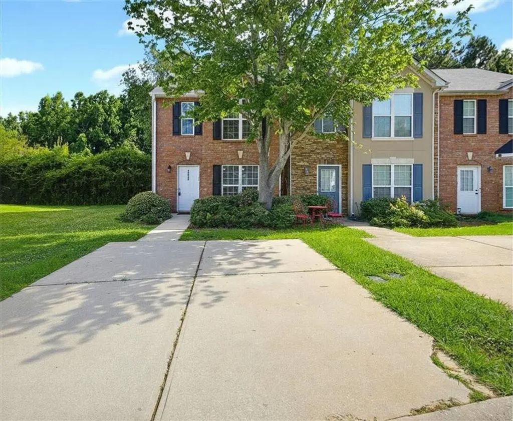 1934 Grove Way, Hampton