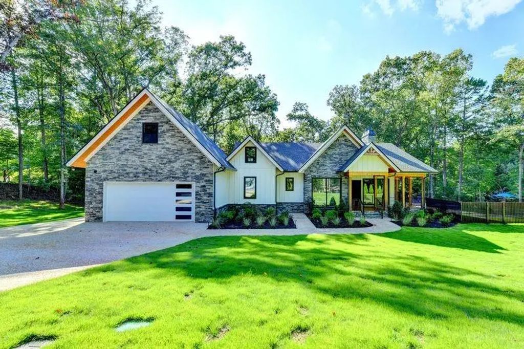 3933 Skyline Drive, Gainesville