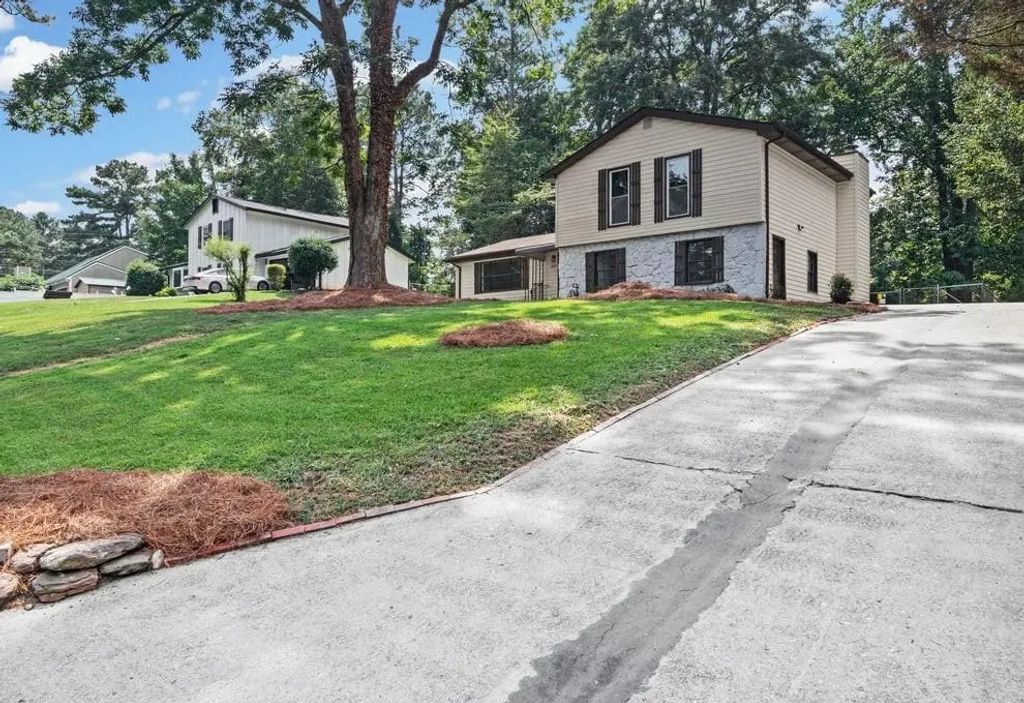 6883 Creekmoor Lane, Riverdale