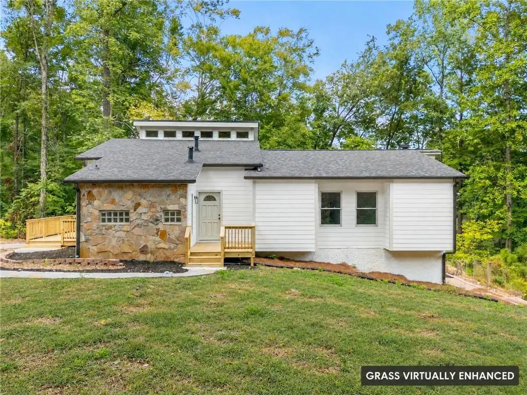 98 Kettlewood Drive Sw, Lilburn