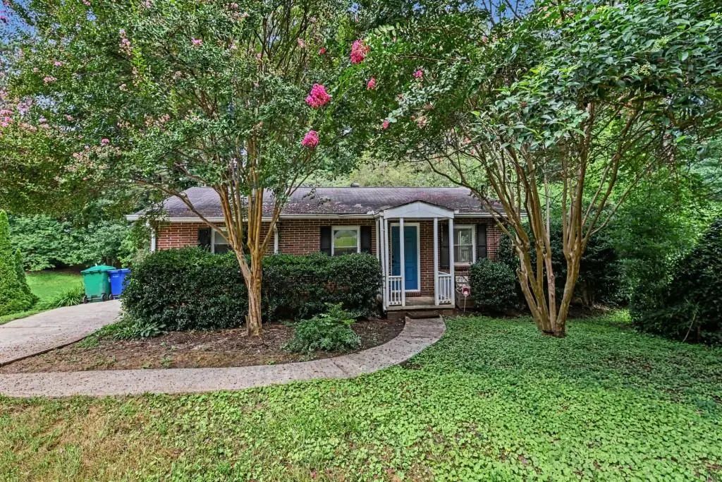 1868 Robinhill Court, Tucker