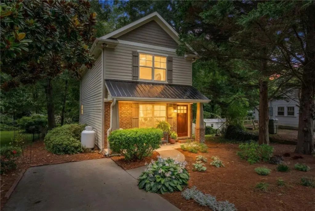 336 Wood Street, Cornelia