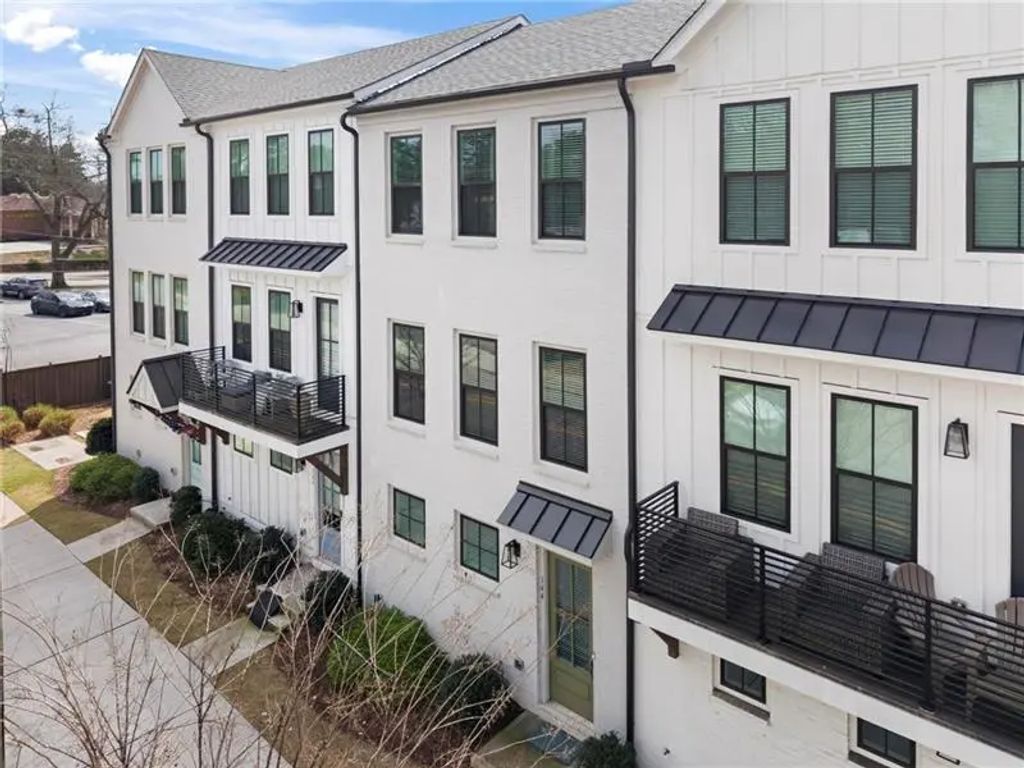 144 Chestnut Circle, Atlanta