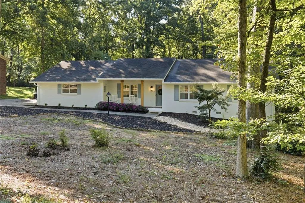 173 Laurelwood Lane, Alpharetta