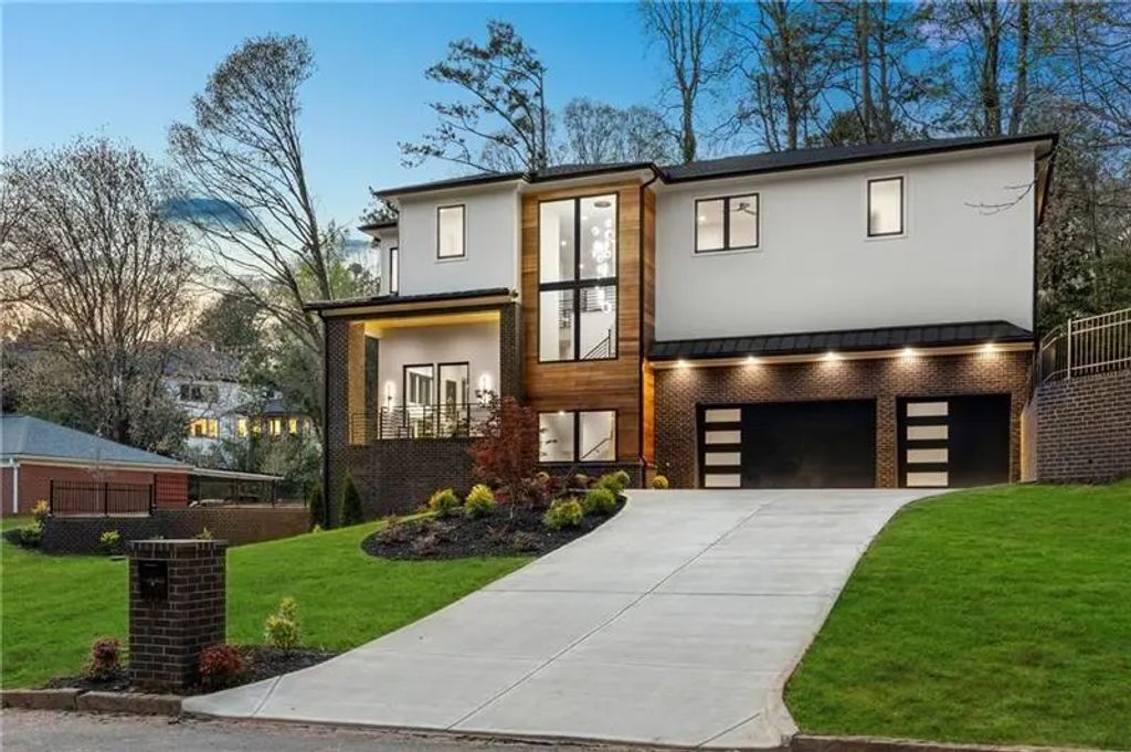 626 Pauley Place, Sandy Springs