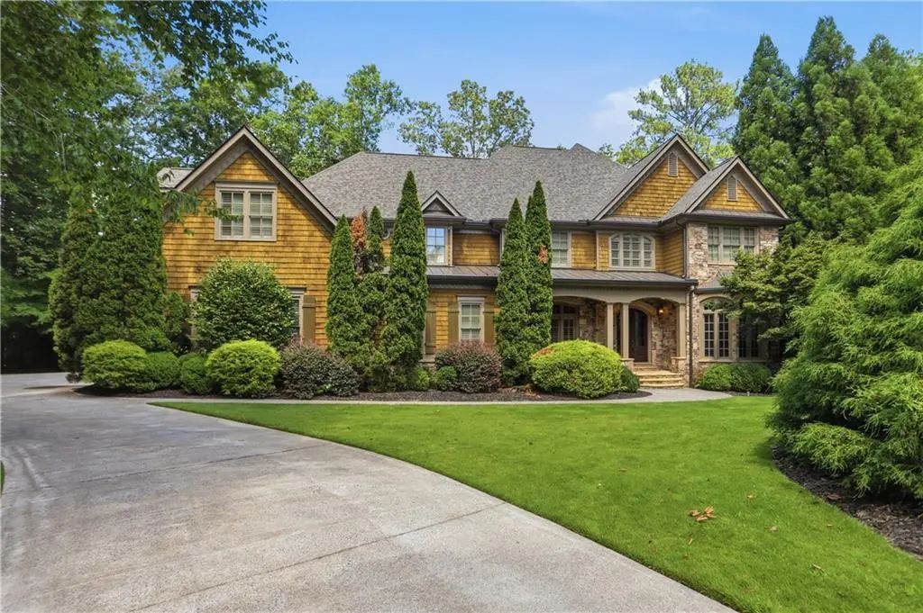 108 Waters Edge Drive, Woodstock