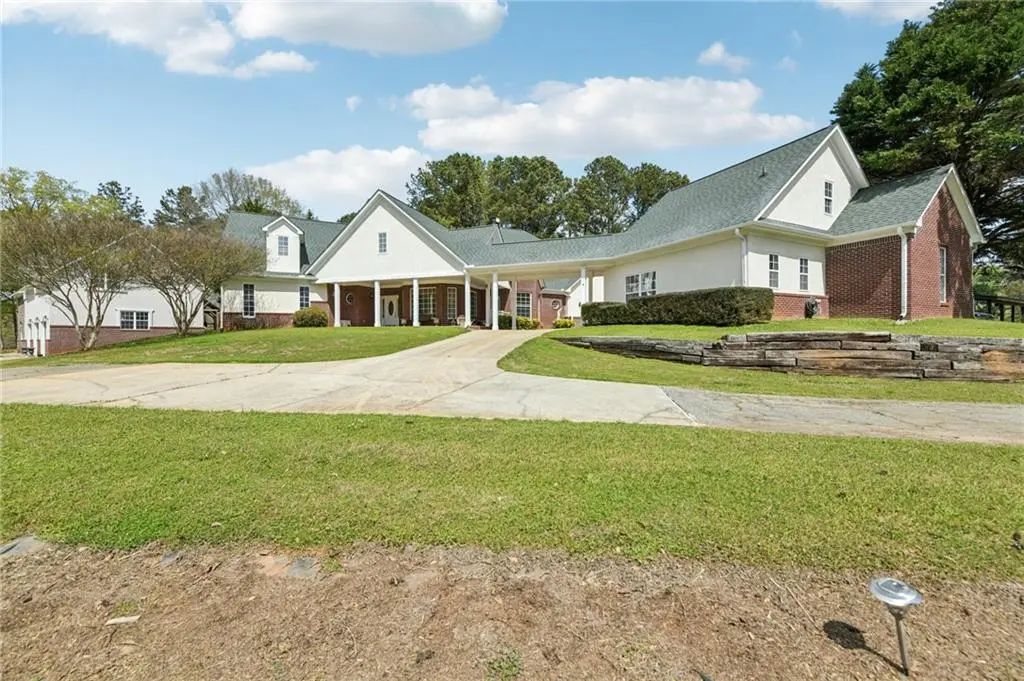 228 Indian Creek Road, Locust Grove