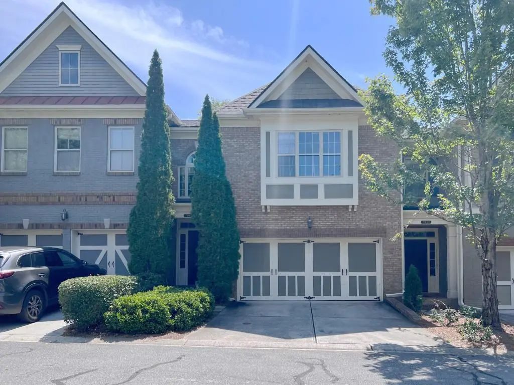 7945 Highland Bluff, Sandy Springs