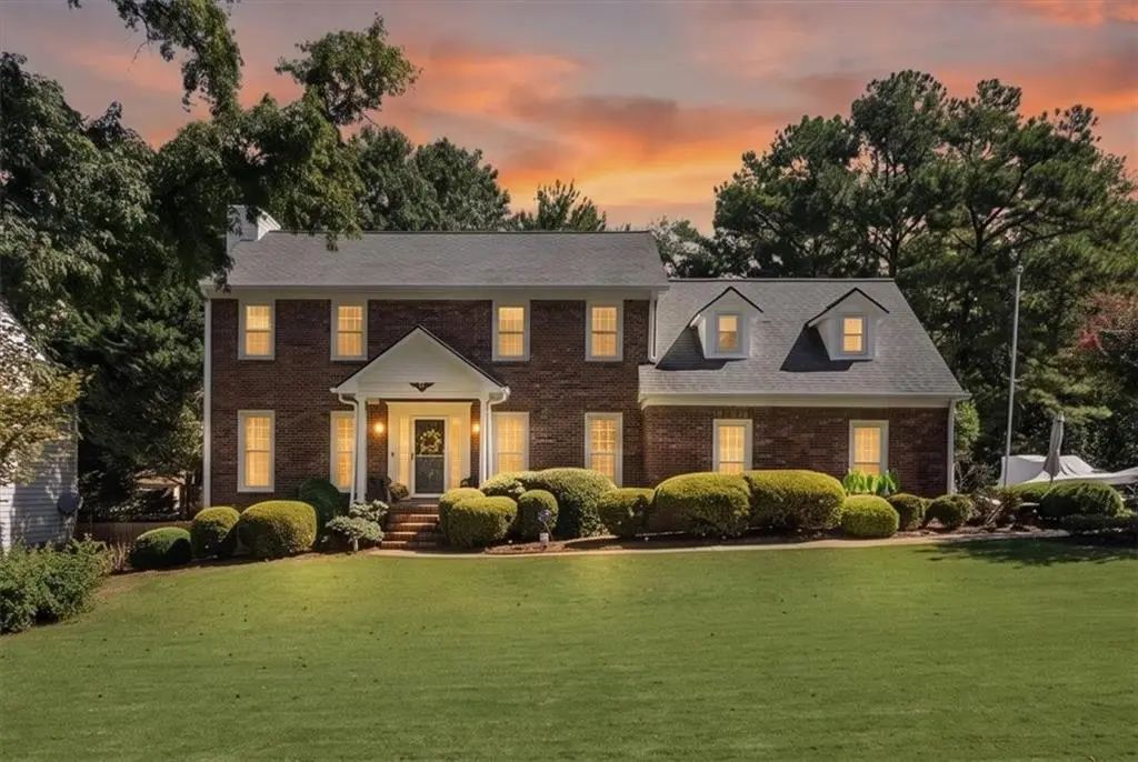 1909 Kemp Road, Marietta