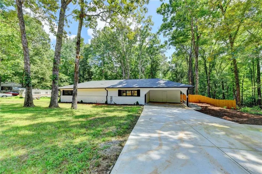 420 Argus Drive, Fairburn