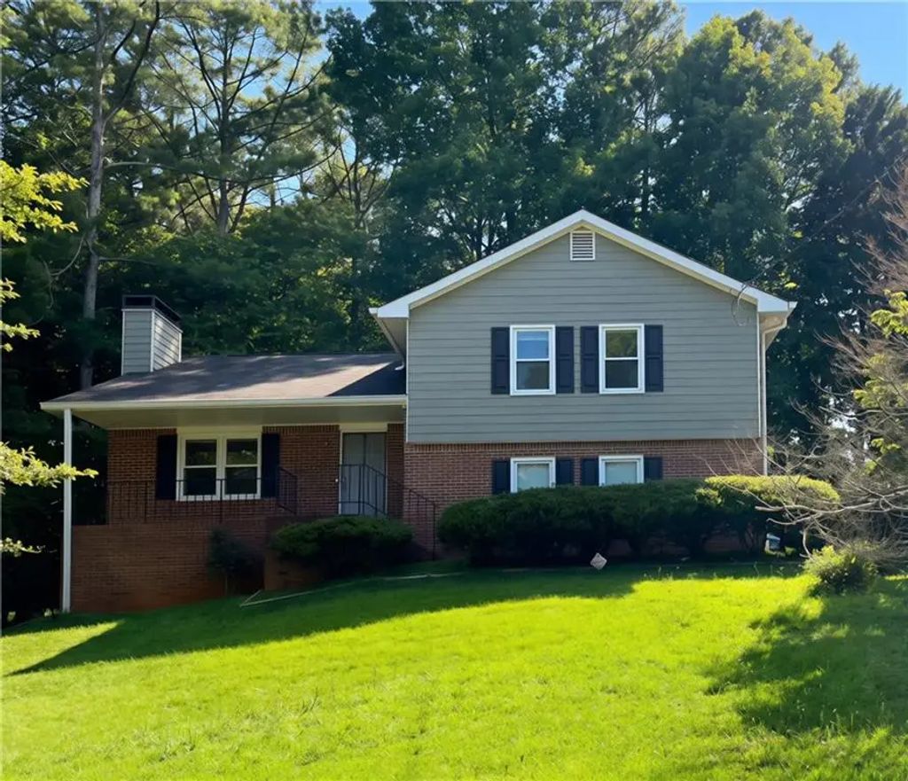 33 Chief Circle, Lawrenceville