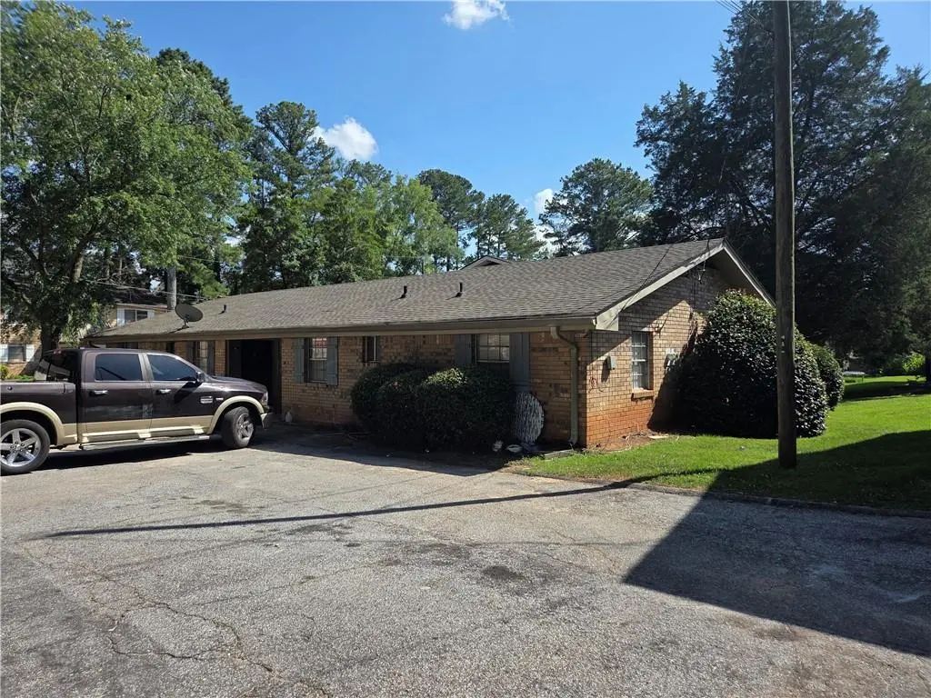 Unit B - 897 A Six Oaks Circle, Norcross