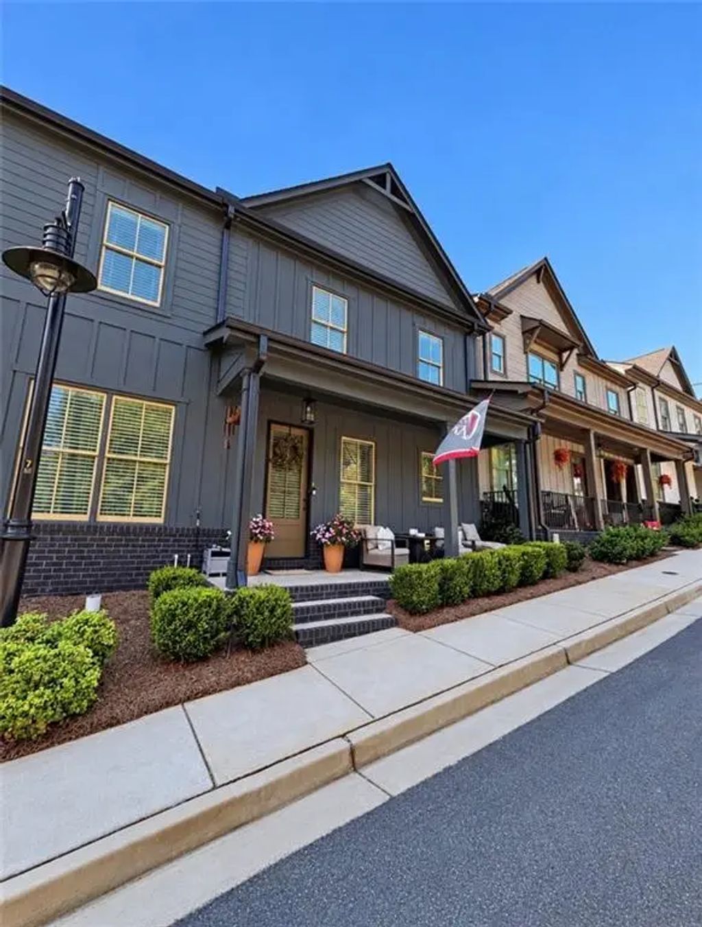 5611 Pine Street, Flowery Branch