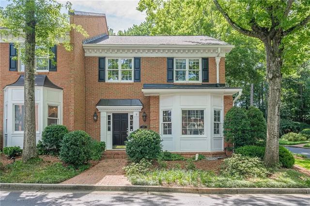 5427 Trentham Drive, Atlanta