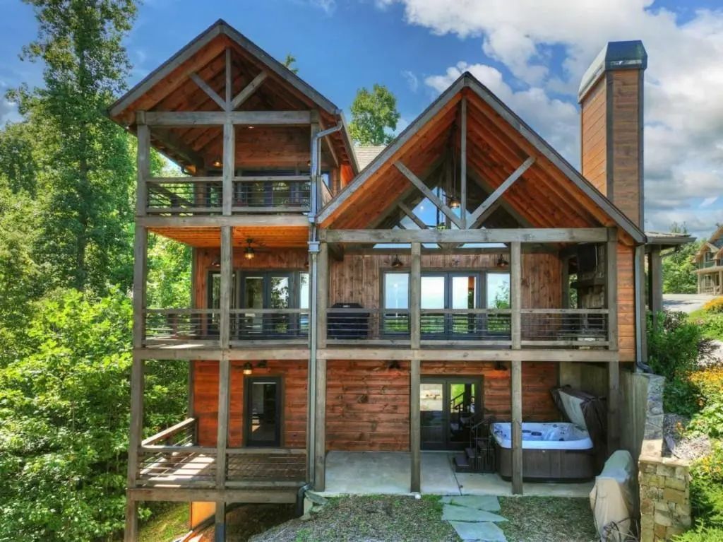 320 Amber Ridge, Blue Ridge