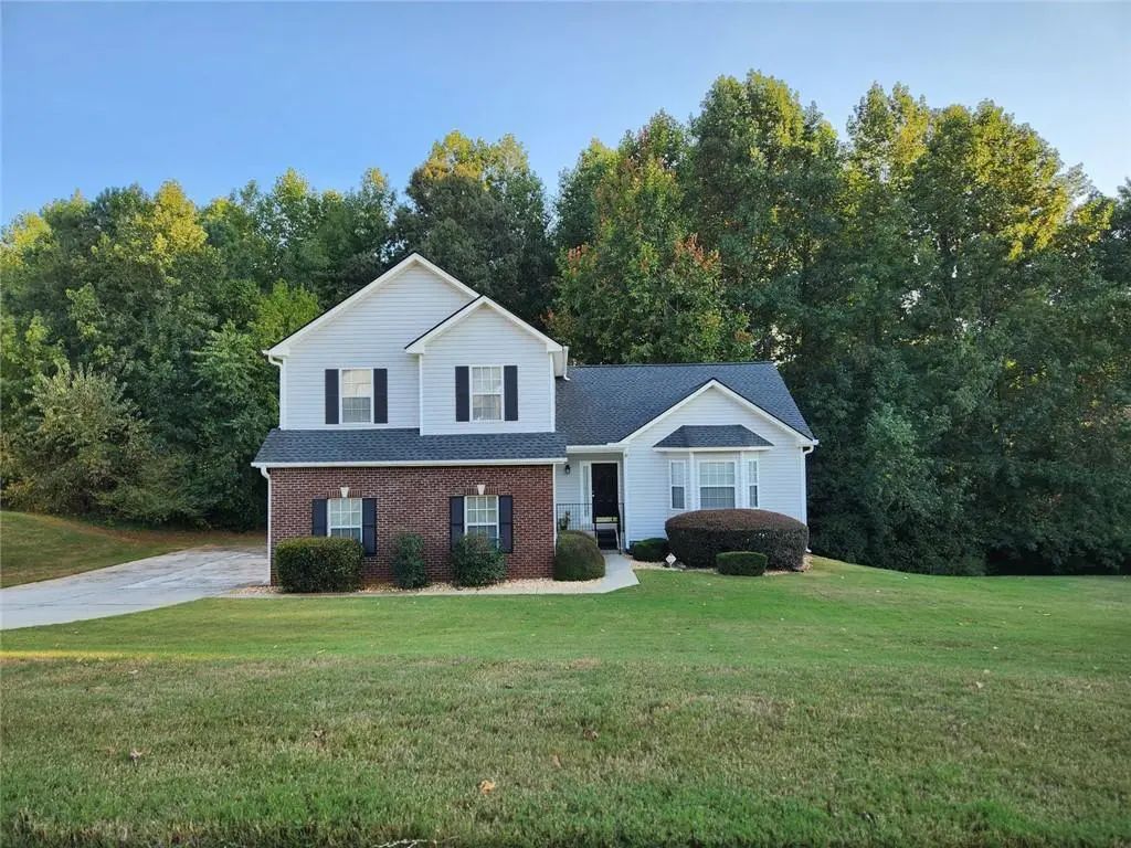 1025 Winding Brook Way, Fairburn