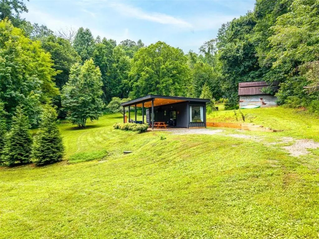 1824 Colwell Road, Blue Ridge