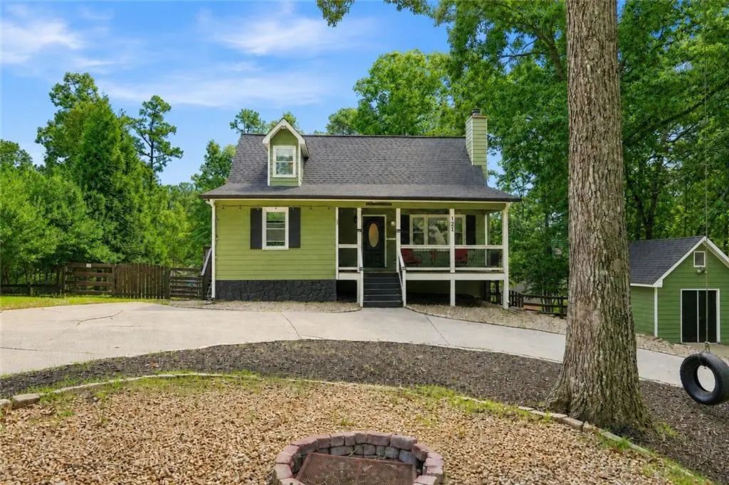 121 Maple Court, Waleska