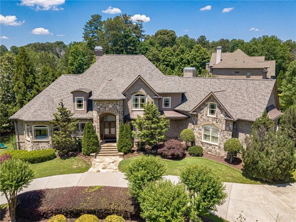 730 Glenairy Drive, Sandy Springs