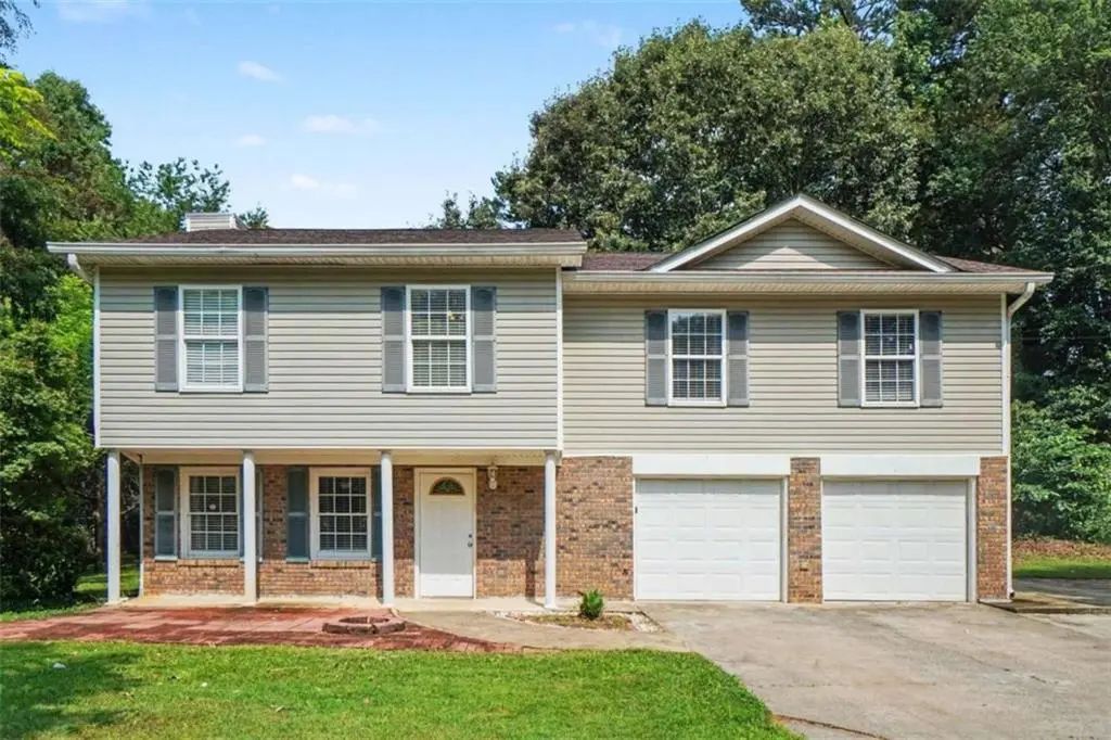 3364 Hollyridge Trail, Marietta