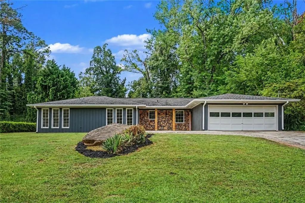1129 Carla Joe Drive Sw, Lilburn