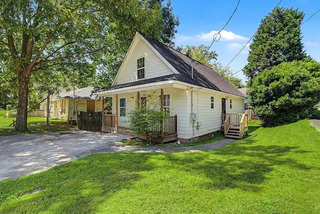 3071 Jones Street, East Point